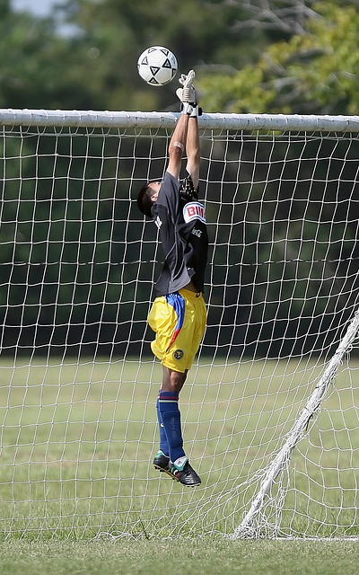 文班30+10帽马刺大胜 杜兰特43分太阳不敌活塞.